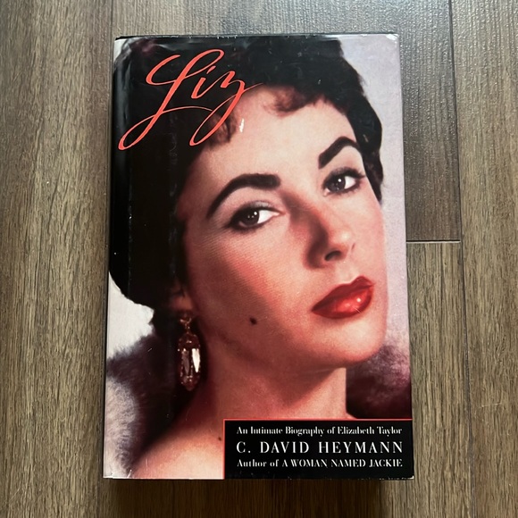 Liz - An Intimate Biography of Elizabeth Taylor Novel - Picture 1 of 3